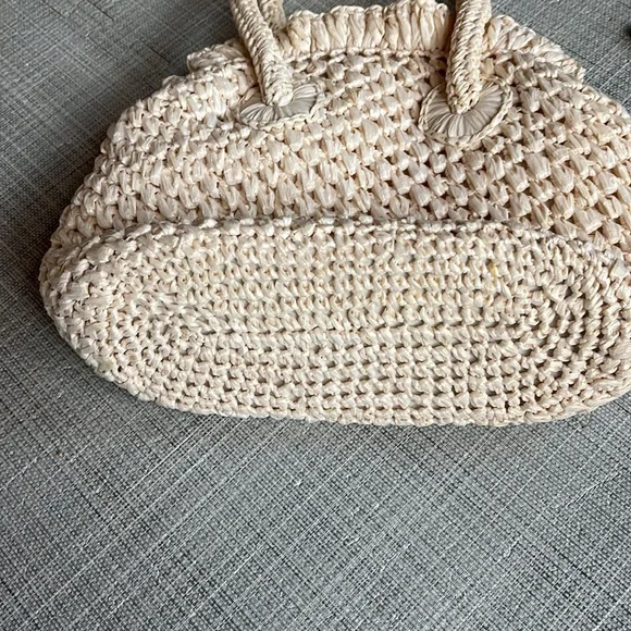 Elegant Cream Straw Woven Handbag - Picture 7 of 8